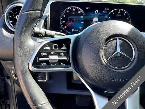 Used 2021 Mercedes-Benz GLB 250 4MATIC w/ Premium Package image 16