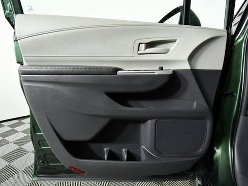 Used 2021 Toyota Sienna LE image 21