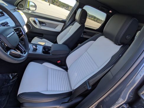 New 2026 Land Rover Discovery Sport Landmark image 19