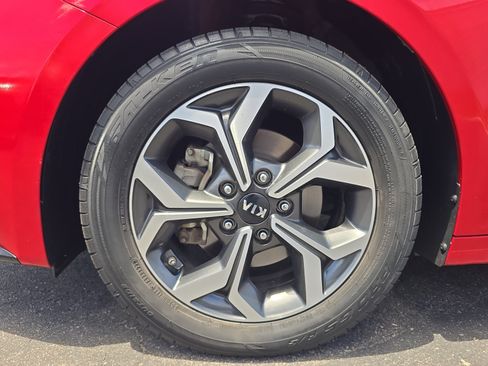 Used 2020 Kia Forte LXS FWD image 11