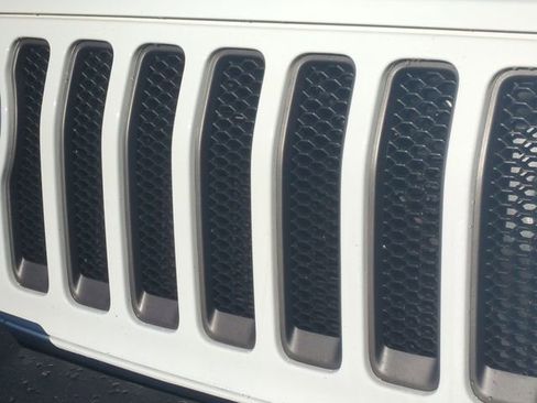 Used 2022 Jeep Wrangler Unlimited Rubicon w/ Cold Weather Group image 26