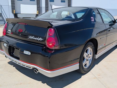Used 2002 Chevrolet Monte Carlo SS w/ Pace Car Replica Pkg FWD image 15
