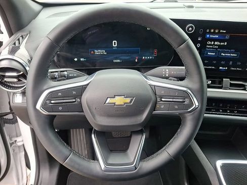 Used 2026 Chevrolet Equinox LT FWD image 14