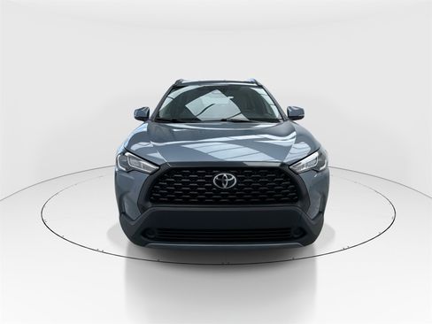 Used 2023 Toyota Corolla Cross LE image 3