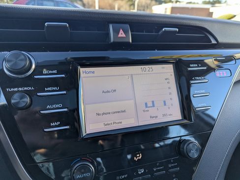 Used 2019 Toyota Camry SE image 23