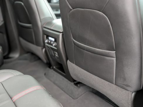 Used 2023 Chevrolet Traverse RS image 49