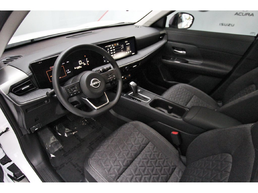 Used 2026 Nissan Kicks SV w/ SV Premium Package FWD image 14
