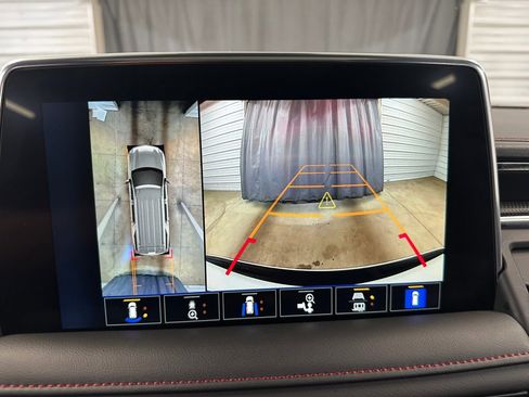 Used 2023 Chevrolet Suburban RST w/ Sport Performance Package image 15