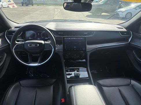 Certified 2024 Jeep Grand Cherokee Limited image 24