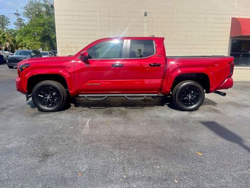 Used 2025 Toyota Tacoma SR5 AWD/4WD image 2