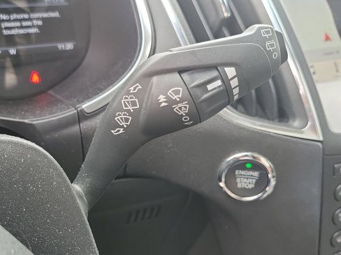 Used 2018 Ford Edge Titanium w/ Equipment Group 301A AWD/4WD image 19