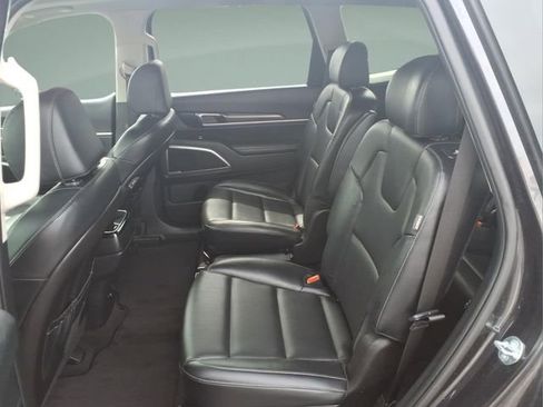 Used 2025 Kia Telluride S AWD/4WD image 28