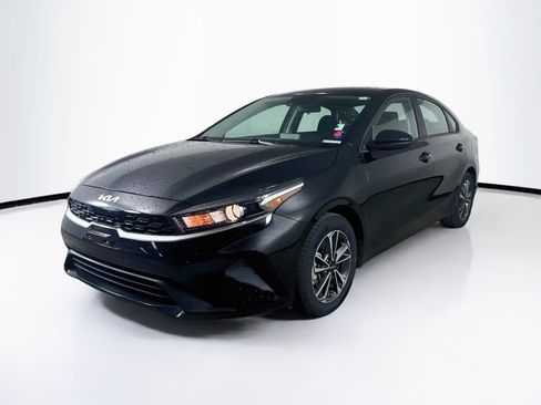 Used 2024 Kia Forte LXS FWD image 4
