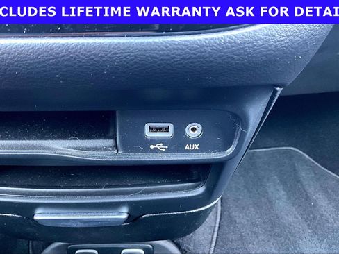 Used 2020 Chrysler Pacifica Touring-L w/ S Appearance Package FWD image 28