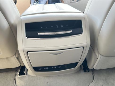 Used 2024 Cadillac Escalade Premium Luxury Platinum RWD image 21