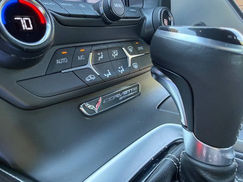 Used 2019 Chevrolet Corvette Stingray Coupe w/ 1LT RWD image 33