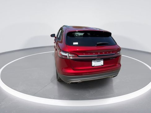 Used 2019 Lincoln Nautilus Select AWD/4WD image 7