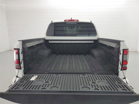 Used 2023 Nissan Frontier Pro-X w/ Pro-X Premium Package image 9