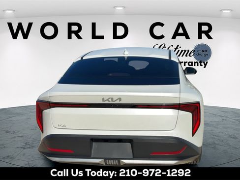 Certified 2025 Kia K4 image 4