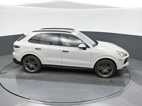 Certified 2023 Porsche Cayenne Platinum Edition AWD/4WD image 31