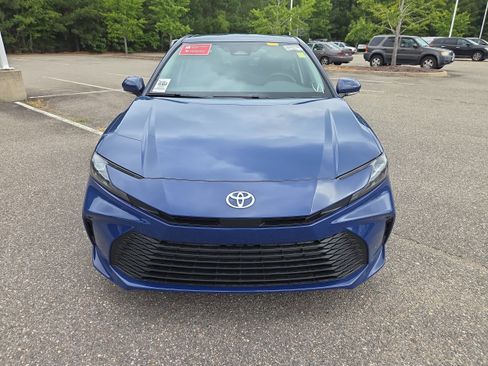 Used 2026 Toyota Camry LE FWD image 8