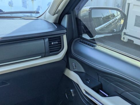 Certified 2023 Ford Expedition Max Platinum AWD/4WD image 19