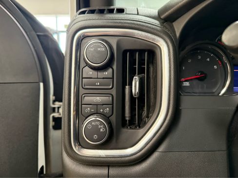 Used 2021 Chevrolet Silverado 2500 LT w/ Z71 Off-Road Package AWD/4WD image 24