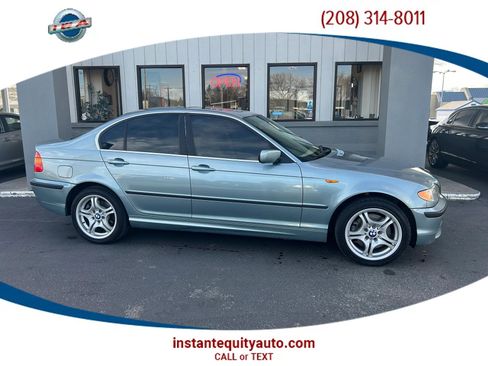 Used 2002 BMW 330xi 330xi AWD Sedan 4D image 1