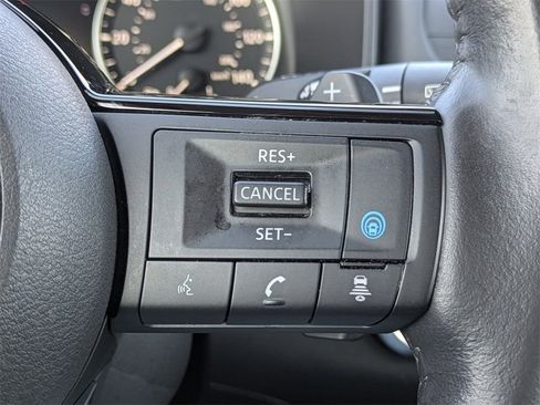 Used 2023 Nissan Rogue SL image 26