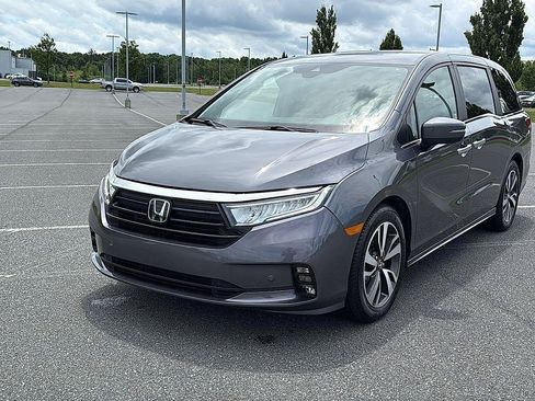 Used 2023 Honda Odyssey Touring image 14