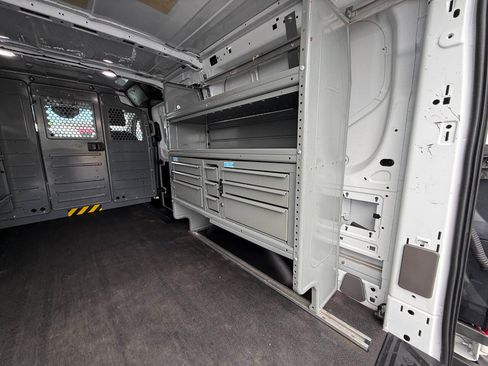 Used 2020 Ford Transit 150 Low Roof RWD image 31