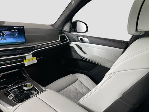 New 2026 BMW X7 xDrive40i image 25