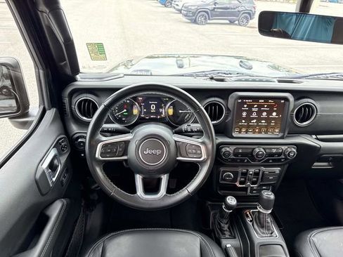 Used 2022 Jeep Wrangler Unlimited Sahara AWD/4WD image 13