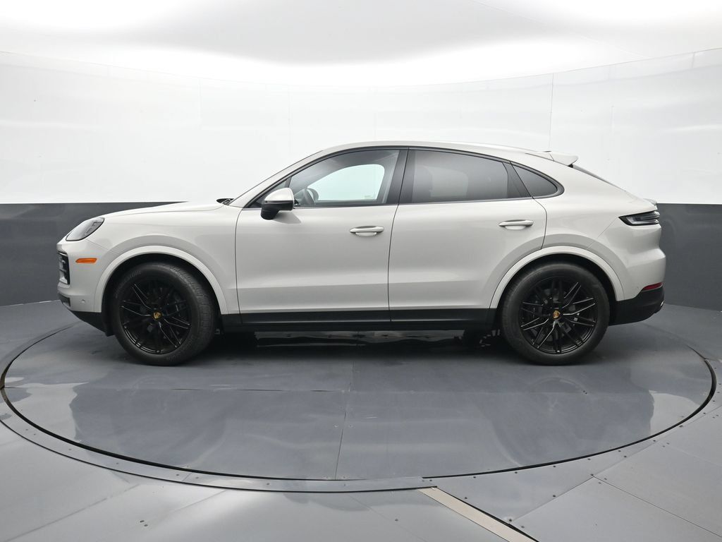 Certified 2024 Porsche Cayenne Coupe AWD/4WD image 2