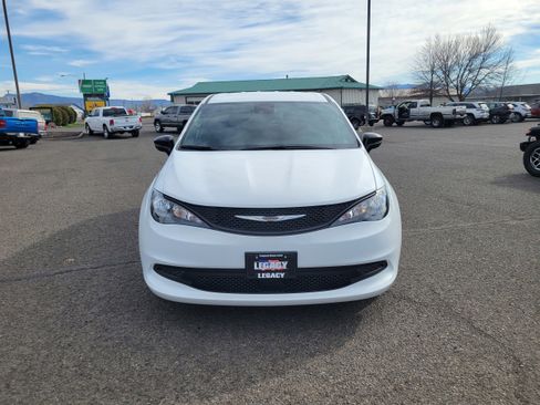 New 2026 Chrysler Voyager LX image 16