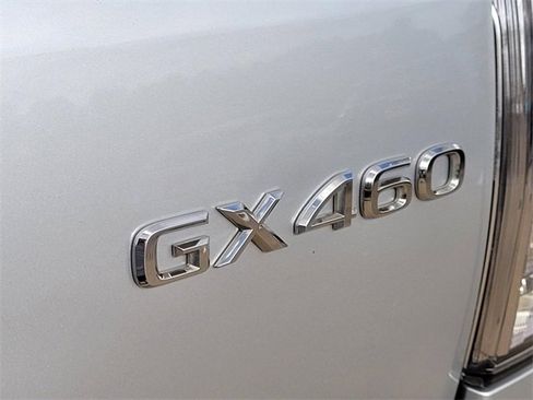 Used 2017 Lexus GX 460 image 8