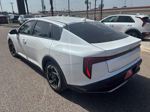 Used 2025 Kia K4 EX FWD image 4