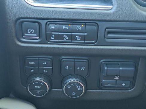 Used 2023 Chevrolet Tahoe Z71 w/ Z71 Off-Road Package image 28