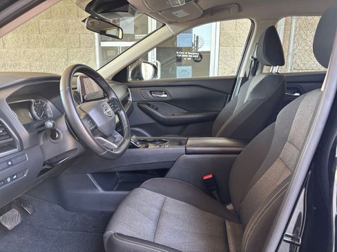 Used 2025 Nissan Rogue SV FWD image 29