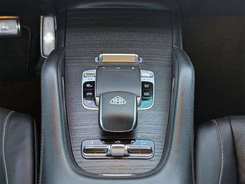 Used 2021 Mercedes-Benz Maybach GLS 600 4MATIC image 10