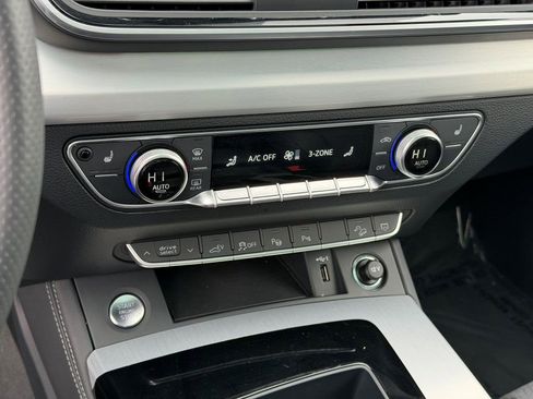Certified 2024 Audi Q5 e Prestige w/ Prestige Package image 28