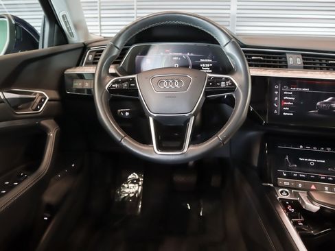 Used 2022 Audi e-tron Premium image 18