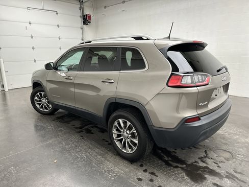 Used 2019 Jeep Cherokee Latitude Plus w/ Comfort/Convenience Group image 6