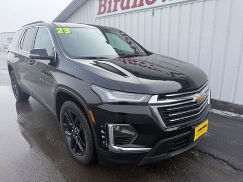 Used 2023 Chevrolet Traverse LT image 2