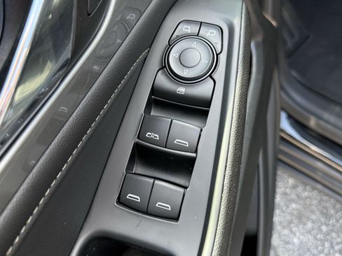 Used 2023 Chevrolet Traverse LT AWD/4WD image 15