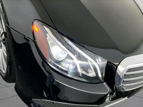 Used 2018 Mercedes-Benz E 400 4MATIC Sedan image 27