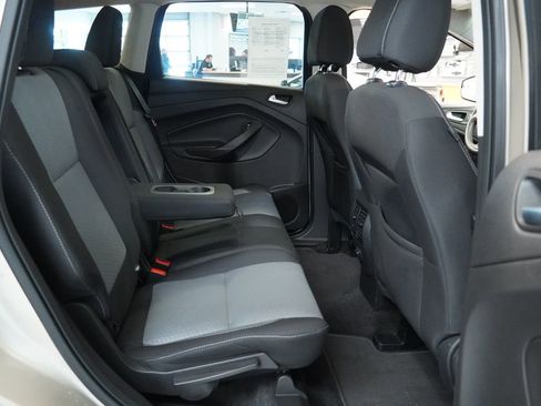 Used 2017 Ford Escape SE image 30