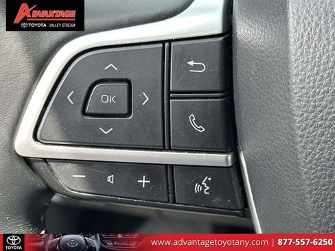 Used 2023 Toyota Highlander XLE AWD/4WD image 28