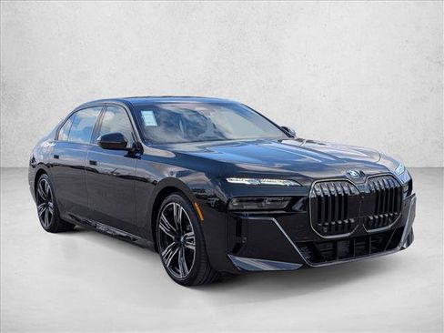 New 2026 BMW 740i image 6