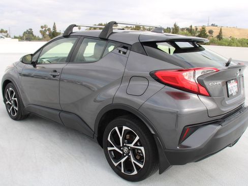 Used 2021 Toyota C-HR XLE image 5